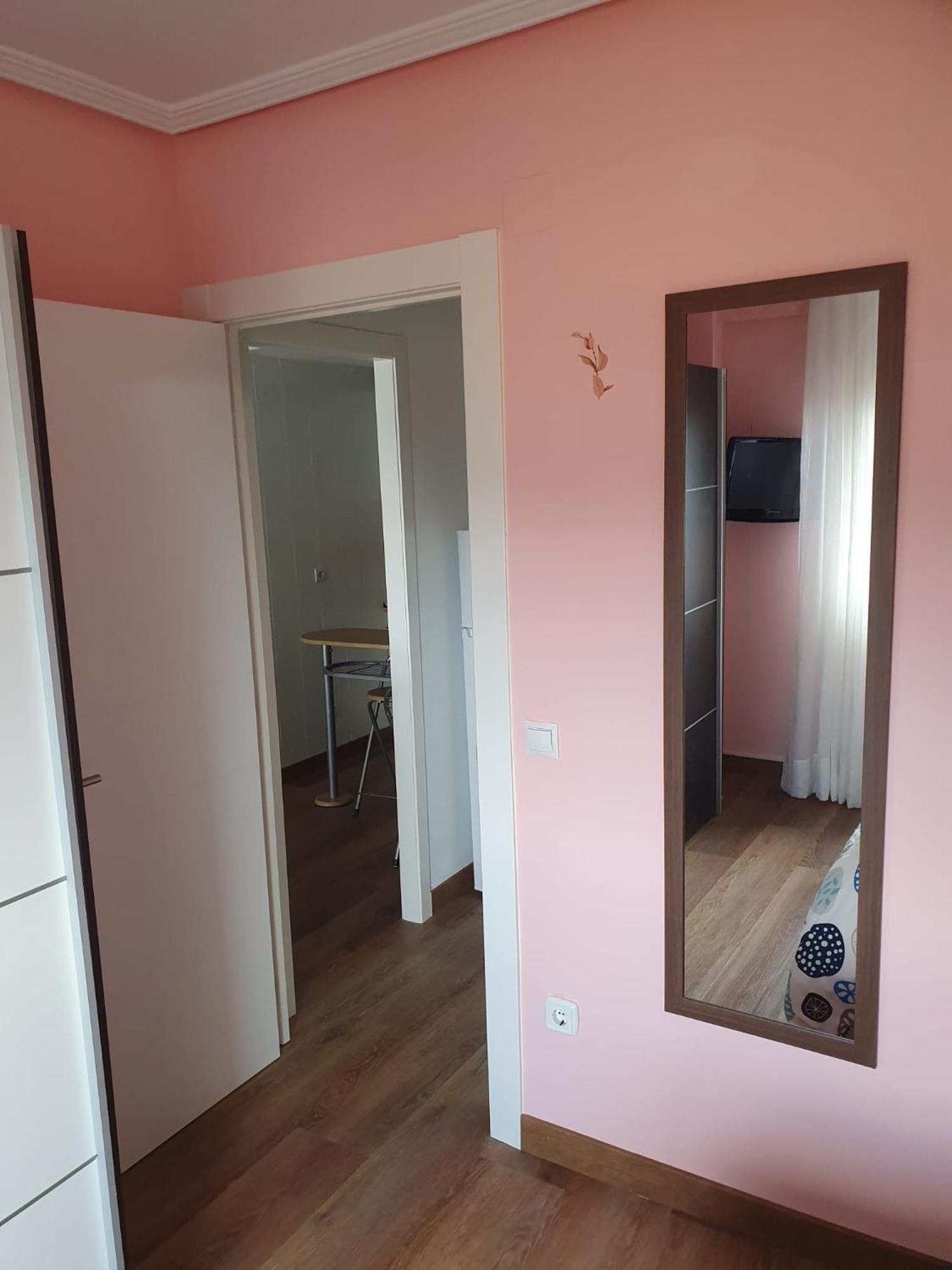 Vistas Monte Naranco Apartamento Con Parking 5Euros Al Dia Oviedo Eksteriør bilde