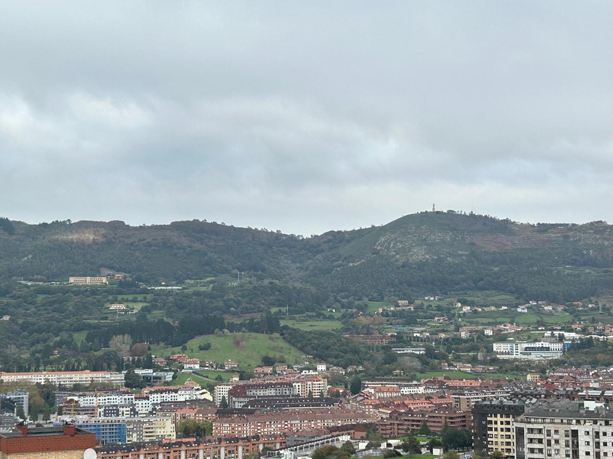 Vistas Monte Naranco Apartamento Con Parking 5Euros Al Dia Oviedo Eksteriør bilde